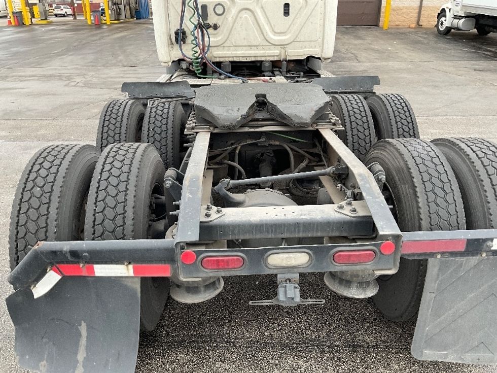 Day Cab Tractor-Heavy Duty Tractors-Freightliner-2019-T11664ST-Perrysburg-OH-409,015\n\t\tmiles-$ 48,500 - Image 6