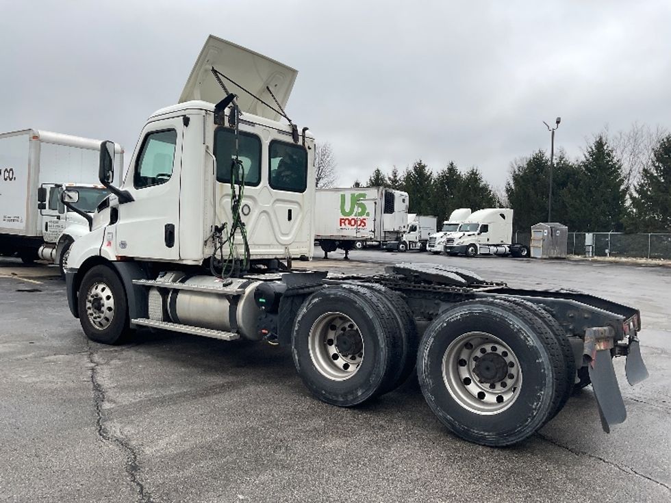Day Cab Tractor-Heavy Duty Tractors-Freightliner-2019-T11664ST-Perrysburg-OH-410,420\n\t\tmiles-$ 48,500 - Image 5