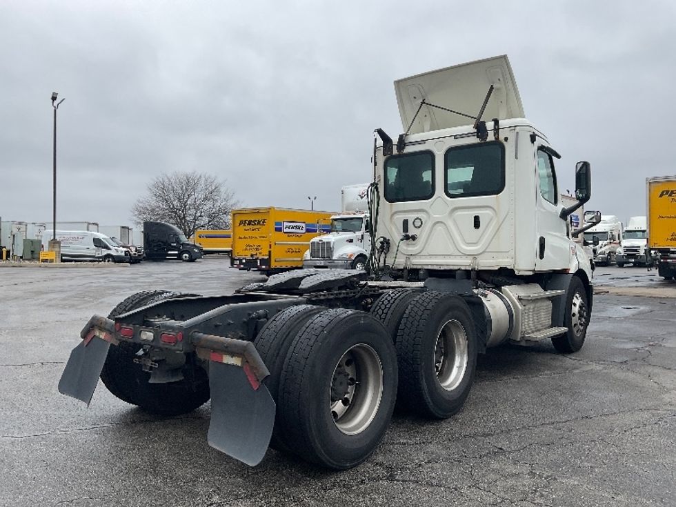 Day Cab Tractor-Heavy Duty Tractors-Freightliner-2019-T11664ST-Perrysburg-OH-410,420\n\t\tmiles-$ 48,500 - Image 7