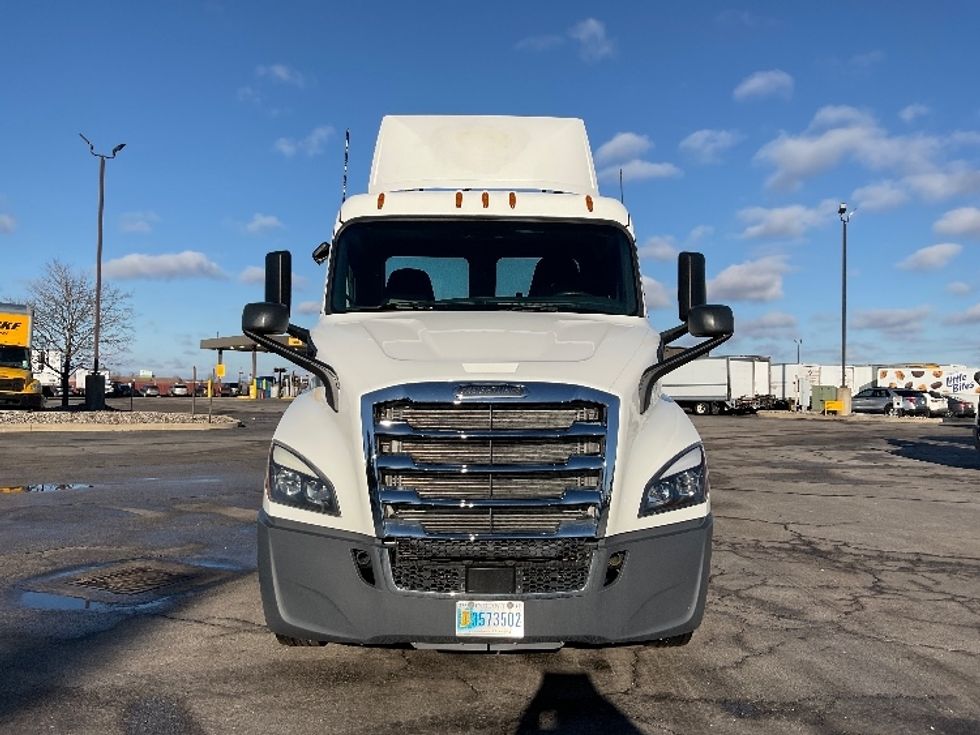 Day Cab Tractor-Heavy Duty Tractors-Freightliner-2019-T11664ST-Perrysburg-OH-415,912\n\t\tmiles-$ 45,000 - Image 2