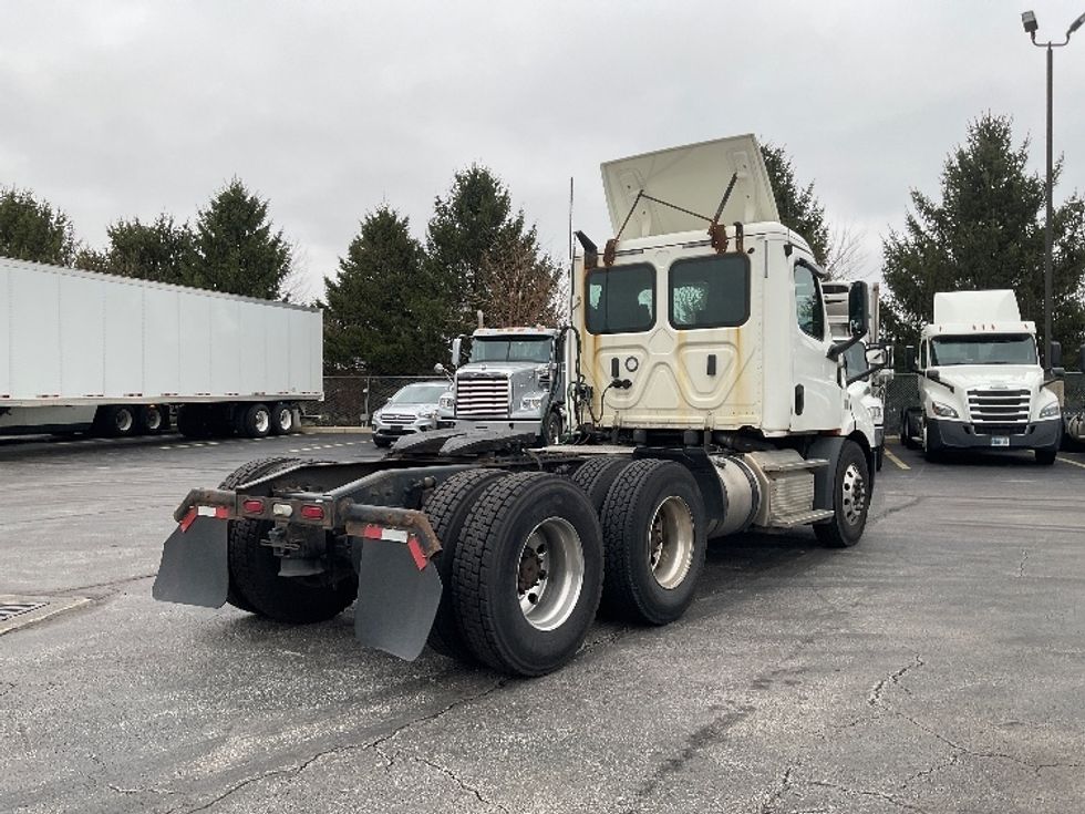 Day Cab Tractor-Heavy Duty Tractors-Freightliner-2019-T11664ST-Perrysburg-OH-420,000\n\t\tmiles-$ 49,000 - Image 7