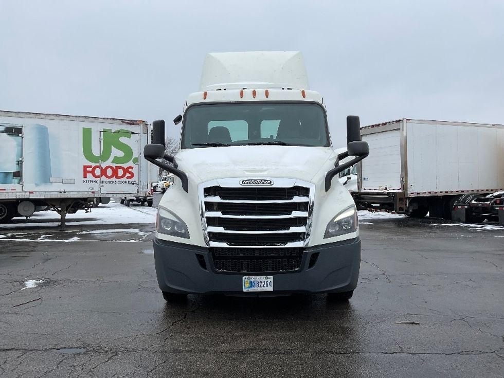 Day Cab Tractor-Heavy Duty Tractors-Freightliner-2019-T11664ST-Perrysburg-OH-455,075\n\t\tmiles-$ 44,000 - Image 2