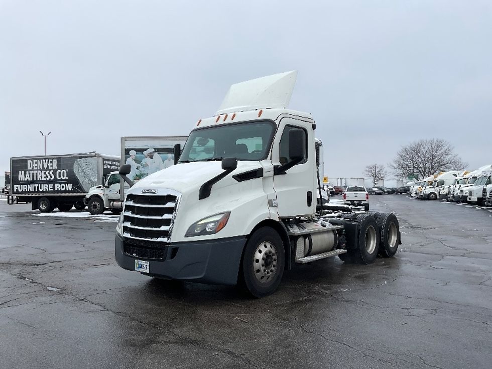 Day Cab Tractor-Heavy Duty Tractors-Freightliner-2019-T11664ST-Perrysburg-OH-455,075\n\t\tmiles-$ 44,000 - Image 3