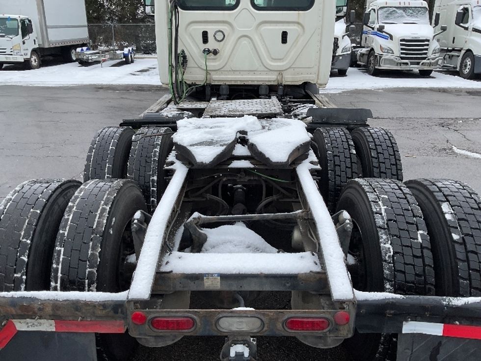 Day Cab Tractor-Heavy Duty Tractors-Freightliner-2019-T11664ST-Perrysburg-OH-455,075\n\t\tmiles-$ 44,000 - Image 6