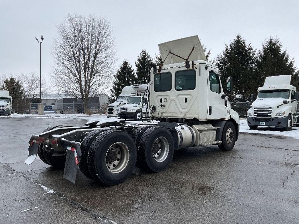 Day Cab Tractor-Heavy Duty Tractors-Freightliner-2019-T11664ST-Perrysburg-OH-455,075\n\t\tmiles-$ 44,000 - Image 7