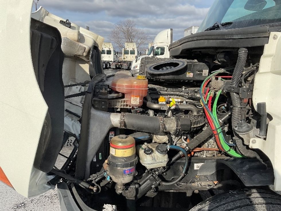 Day Cab Tractor-Heavy Duty Tractors-Freightliner-2019-T11664ST-Perrysburg-OH-462,869\n\t\tmiles-$ 45,500 - Image 16