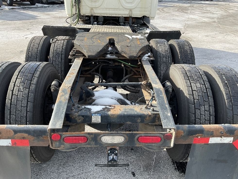 Day Cab Tractor-Heavy Duty Tractors-Freightliner-2019-T11664ST-Perrysburg-OH-462,869\n\t\tmiles-$ 45,500 - Image 6