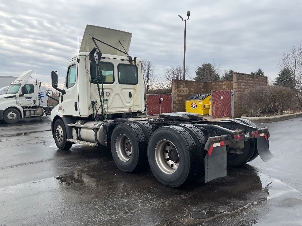 Day Cab Tractor-Heavy Duty Tractors-Freightliner-2019-T11664ST-Perrysburg-OH-493,959\n\t\tmiles-$ 41,750 - Image 5