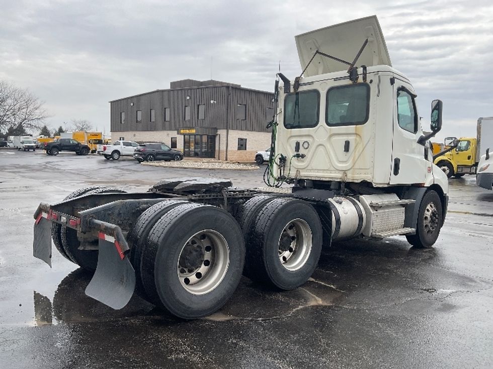 Day Cab Tractor-Heavy Duty Tractors-Freightliner-2019-T11664ST-Perrysburg-OH-493,959\n\t\tmiles-$ 41,750 - Image 7