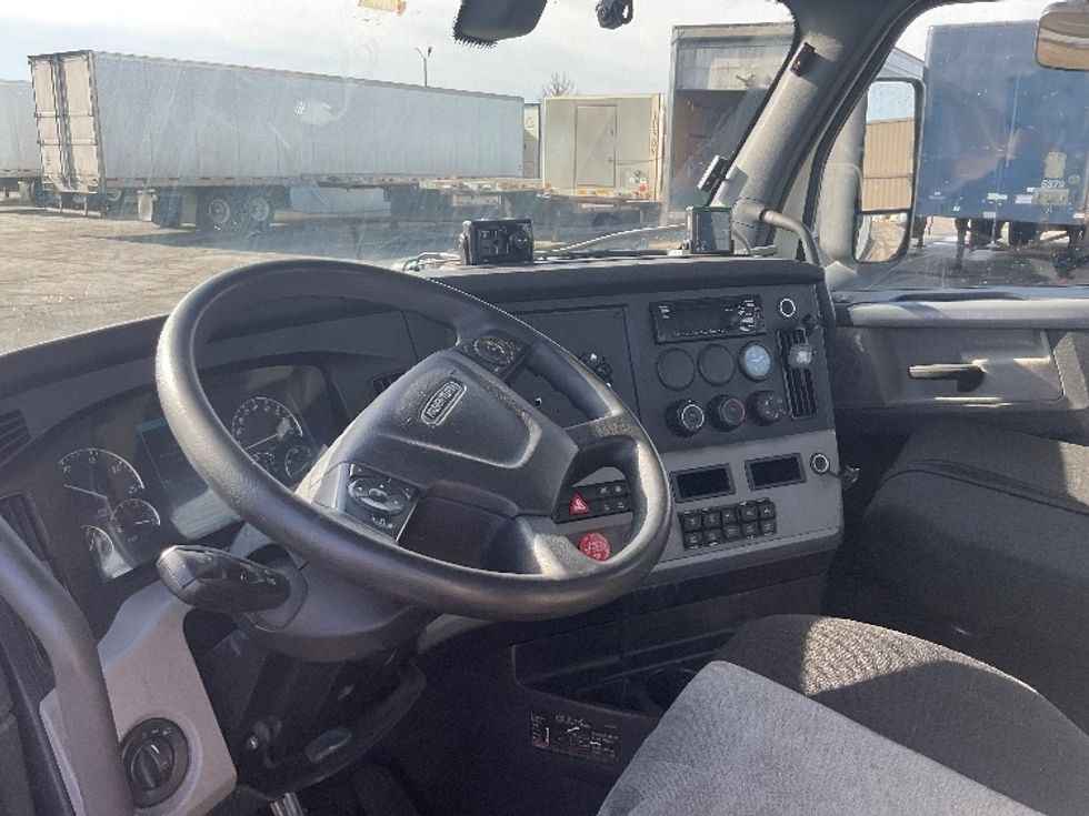 2019 Freightliner Cascadia 116" Day cab photo 10