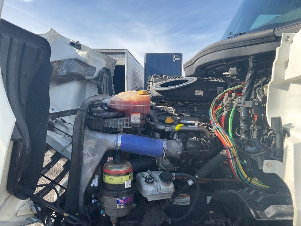 2019 Freightliner Cascadia 116" Day cab photo 16