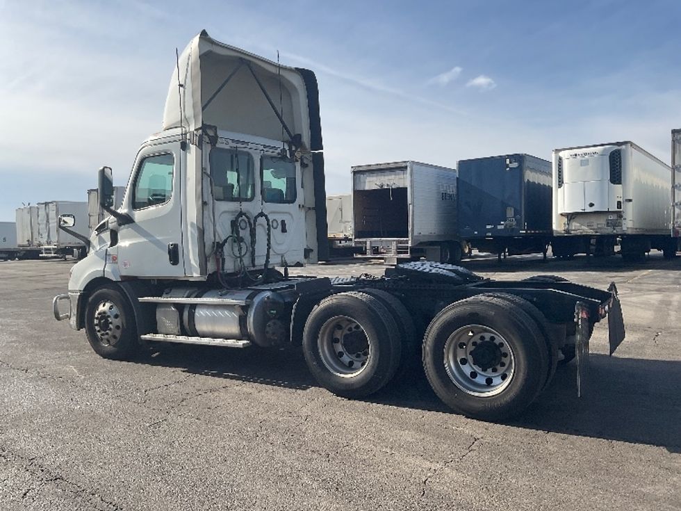 2019 Freightliner Cascadia 116" Day cab photo 5