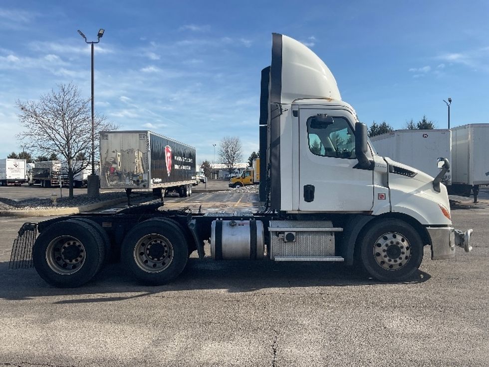 2019 Freightliner Cascadia 116" Day cab photo 8