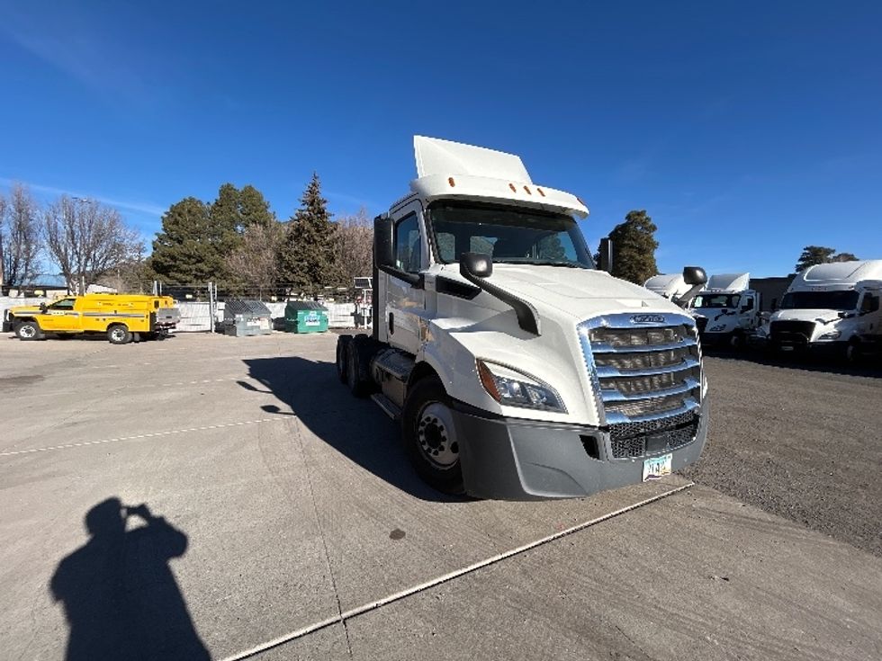Day Cab Tractor-Heavy Duty Tractors-Freightliner-2019-T11664ST-Phoenix-AZ-112,922\n\t\tmiles-$ 53,500 - Image 3