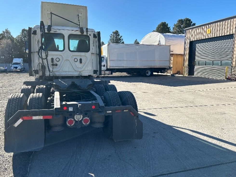 Day Cab Tractor-Heavy Duty Tractors-Freightliner-2019-T11664ST-Phoenix-AZ-112,922\n\t\tmiles-$ 53,500 - Image 6