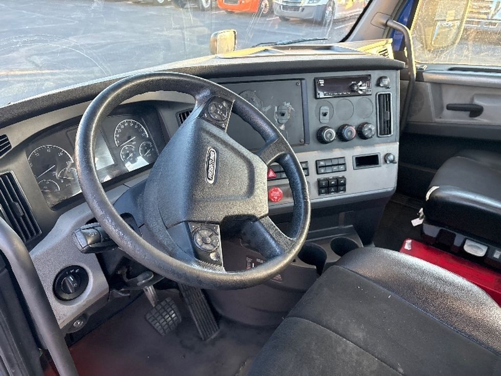 Day Cab Tractor-Heavy Duty Tractors-Freightliner-2019-T11664ST-Phoenix-AZ-186,498\n\t\tmiles-$ 53,500 - Image 10