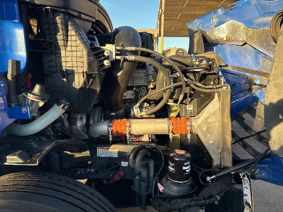 Day Cab Tractor-Heavy Duty Tractors-Freightliner-2019-T11664ST-Phoenix-AZ-186,498\n\t\tmiles-$ 53,500 - Image 15