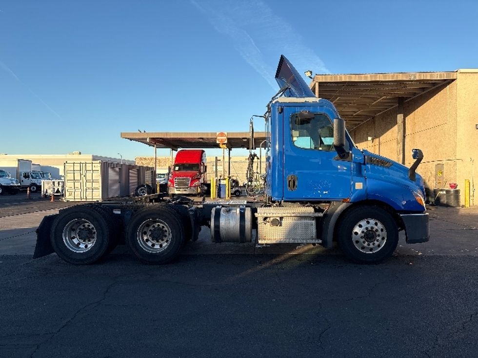 Day Cab Tractor-Heavy Duty Tractors-Freightliner-2019-T11664ST-Phoenix-AZ-186,498\n\t\tmiles-$ 53,500 - Image 8
