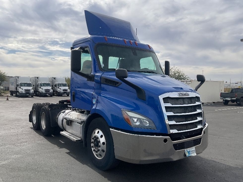 Day Cab Tractor-Heavy Duty Tractors-Freightliner-2019-T11664ST-Phoenix-AZ-208,538\n\t\tmiles-$ 51,500 - Image 1