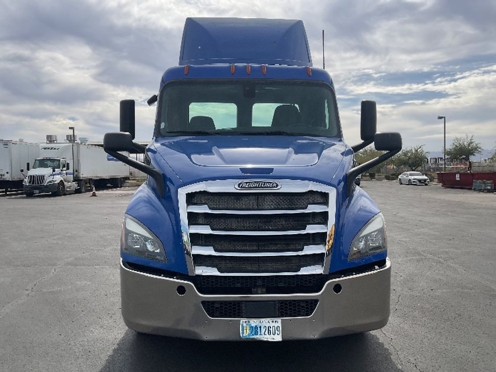 Day Cab Tractor-Heavy Duty Tractors-Freightliner-2019-T11664ST-Phoenix-AZ-208,538\n\t\tmiles-$ 51,500 - Image 2