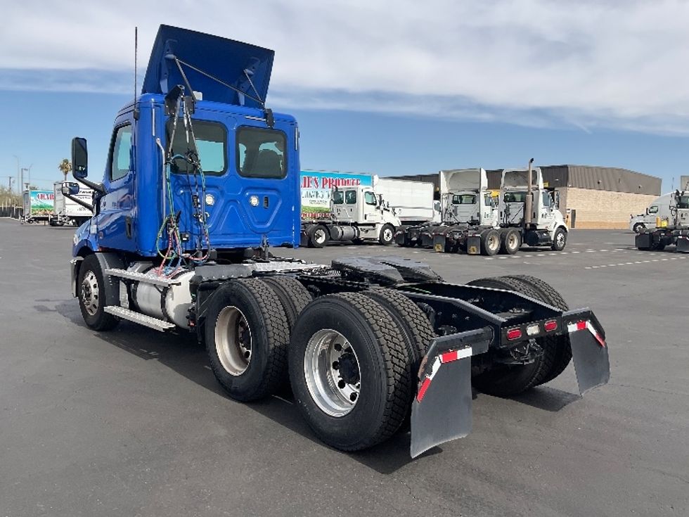 Day Cab Tractor-Heavy Duty Tractors-Freightliner-2019-T11664ST-Phoenix-AZ-208,538\n\t\tmiles-$ 51,500 - Image 5