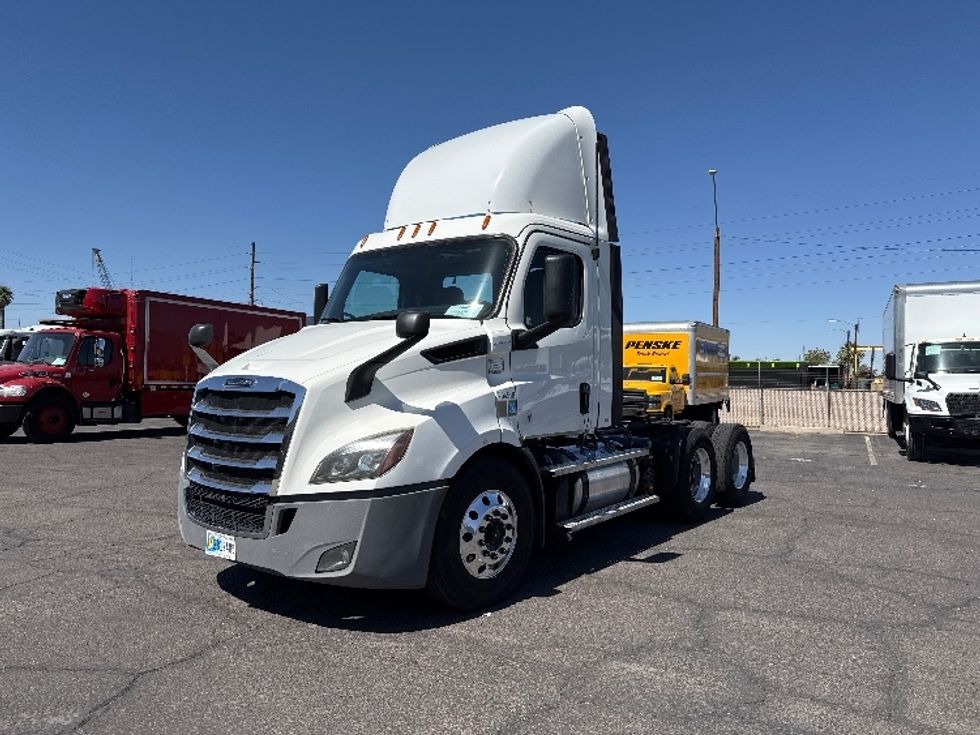 Day Cab Tractor-Heavy Duty Tractors-Freightliner-2019-T11664ST-Phoenix-AZ-411,107\n\t\tmiles-$ 43,750 - Image 3
