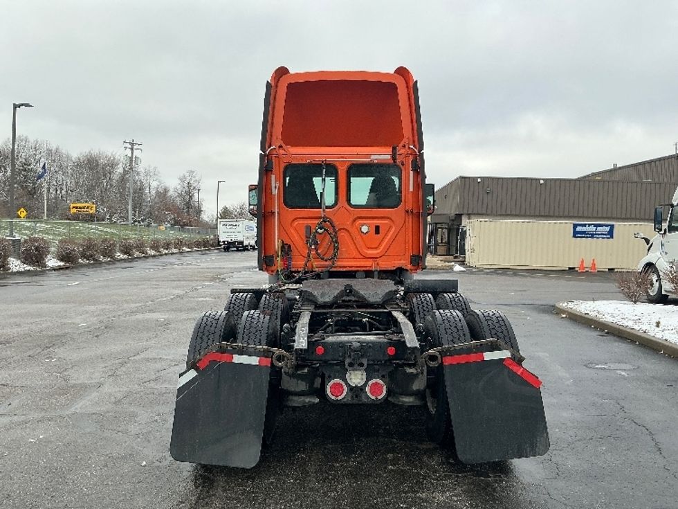 Day Cab Tractor-Heavy Duty Tractors-Freightliner-2019-T11664ST-Piqua-OH-377,078\n\t\tmiles-$ 37,750 - Image 6