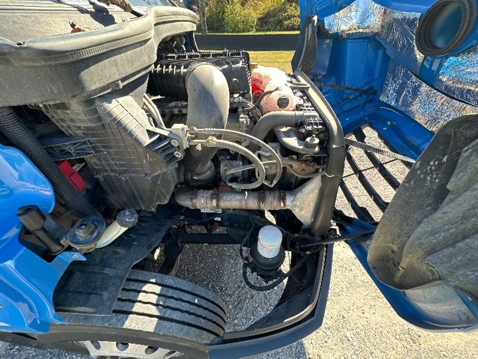 Day Cab Tractor-Heavy Duty Tractors-Freightliner-2019-T11664ST-Prince George-VA-302,468\n\t\tmiles-$ 48,000 - Image 15