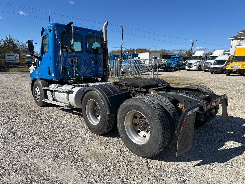 Day Cab Tractor-Heavy Duty Tractors-Freightliner-2019-T11664ST-Prince George-VA-302,468\n\t\tmiles-$ 48,000 - Image 5