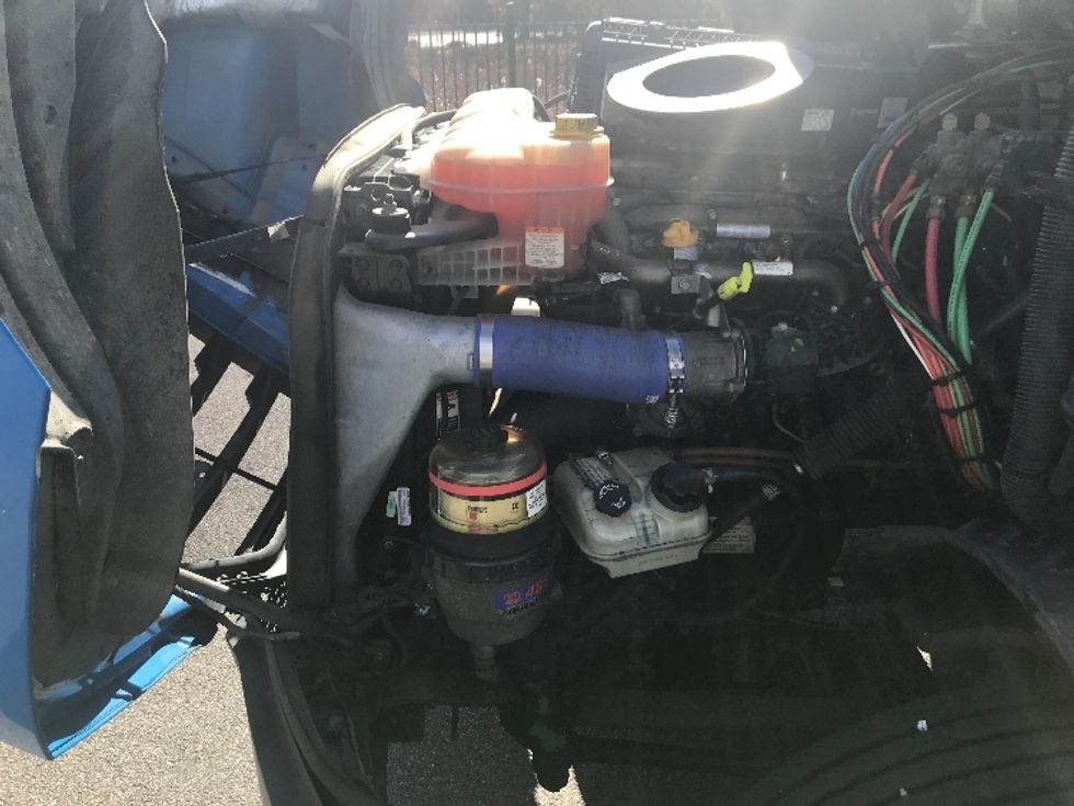 Day Cab Tractor-Heavy Duty Tractors-Freightliner-2019-T11664ST-Prince George-VA-339,996\n\t\tmiles-$ 46,000 - Image 16