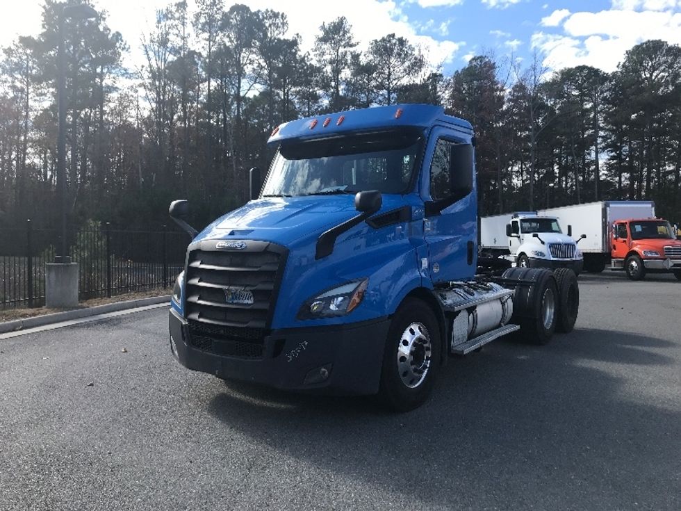 Day Cab Tractor-Heavy Duty Tractors-Freightliner-2019-T11664ST-Prince George-VA-339,996\n\t\tmiles-$ 46,000 - Image 3