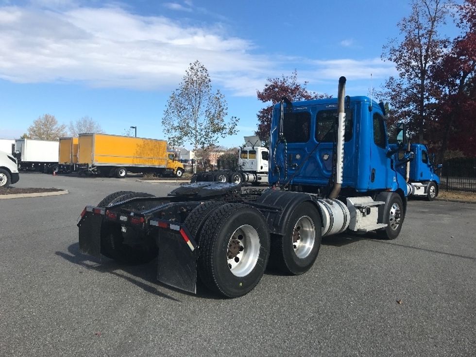 Day Cab Tractor-Heavy Duty Tractors-Freightliner-2019-T11664ST-Prince George-VA-339,996\n\t\tmiles-$ 46,000 - Image 7