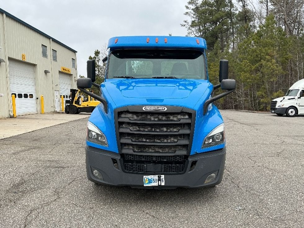 Day Cab Tractor-Heavy Duty Tractors-Freightliner-2019-T11664ST-Prince George-VA-342,563\n\t\tmiles-$ 44,750 - Image 2
