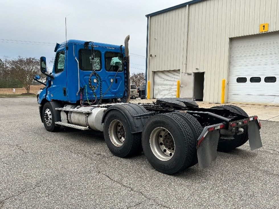 Day Cab Tractor-Heavy Duty Tractors-Freightliner-2019-T11664ST-Prince George-VA-342,563\n\t\tmiles-$ 44,750 - Image 5