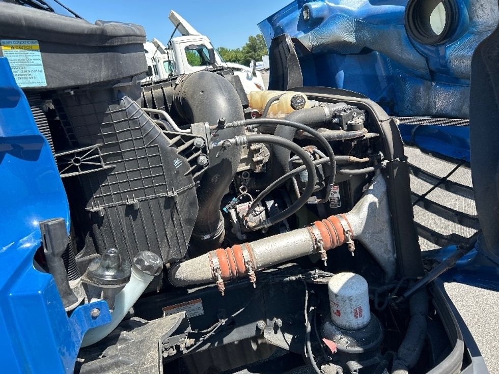 Day Cab Tractor-Heavy Duty Tractors-Freightliner-2019-T11664ST-Prince George-VA-489,910\n\t\tmiles-$ 33,500 - Image 15