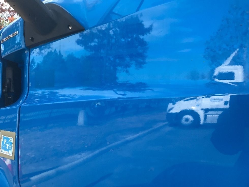 Day Cab Tractor-Heavy Duty Tractors-Freightliner-2019-T11664ST-Prince George-VA-600,737\n\t\tmiles-$ 27,750 - Image 17