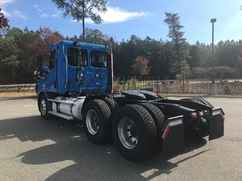 Day Cab Tractor-Heavy Duty Tractors-Freightliner-2019-T11664ST-Prince George-VA-600,737\n\t\tmiles-$ 27,750 - Image 5