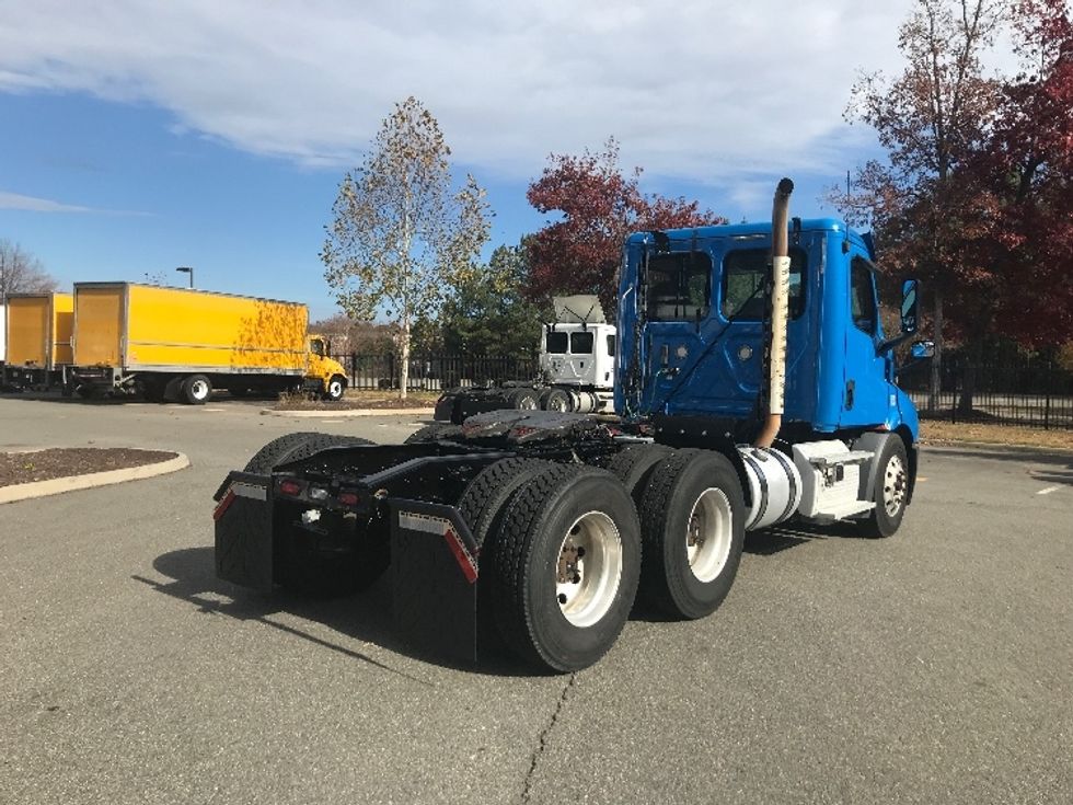 Day Cab Tractor-Heavy Duty Tractors-Freightliner-2019-T11664ST-Prince George-VA-600,737\n\t\tmiles-$ 27,750 - Image 7