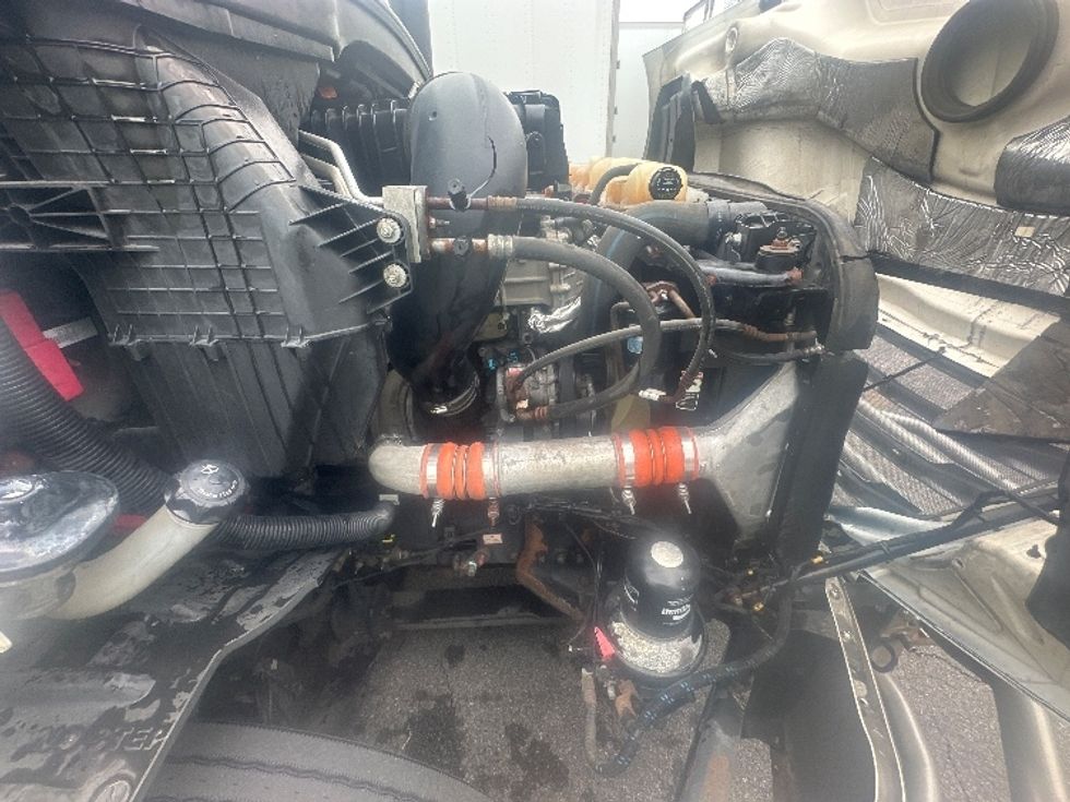 Day Cab Tractor-Heavy Duty Tractors-Freightliner-2019-T11664ST-Roanoke-VA-640,170\n\t\tmiles-$ 25,250 - Image 15