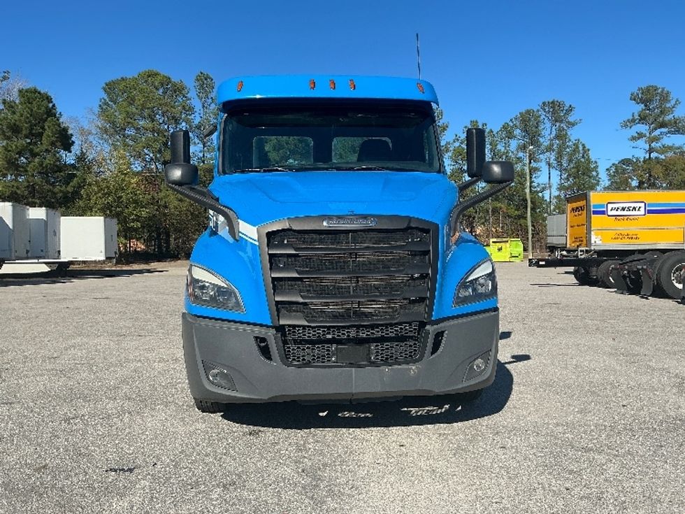 Day Cab Tractor-Heavy Duty Tractors-Freightliner-2019-T11664ST-Rocky Mount-NC-610,053\n\t\tmiles-$ 26,750 - Image 2
