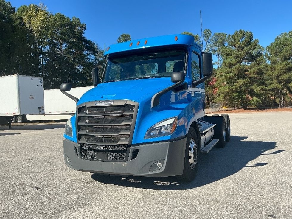 Day Cab Tractor-Heavy Duty Tractors-Freightliner-2019-T11664ST-Rocky Mount-NC-610,053\n\t\tmiles-$ 26,750 - Image 3