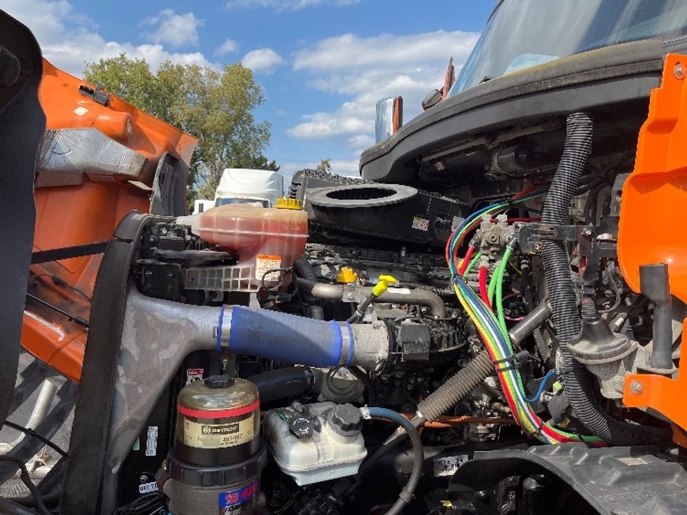 Day Cab Tractor-Heavy Duty Tractors-Freightliner-2019-T11664ST-Saginaw-MI-261,479\n\t\tmiles-$ 61,250 - Image 16