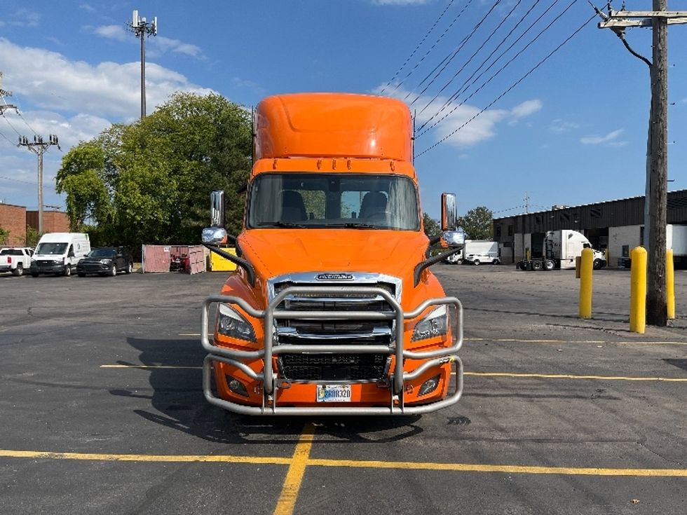 Day Cab Tractor-Heavy Duty Tractors-Freightliner-2019-T11664ST-Saginaw-MI-261,479\n\t\tmiles-$ 61,250 - Image 2