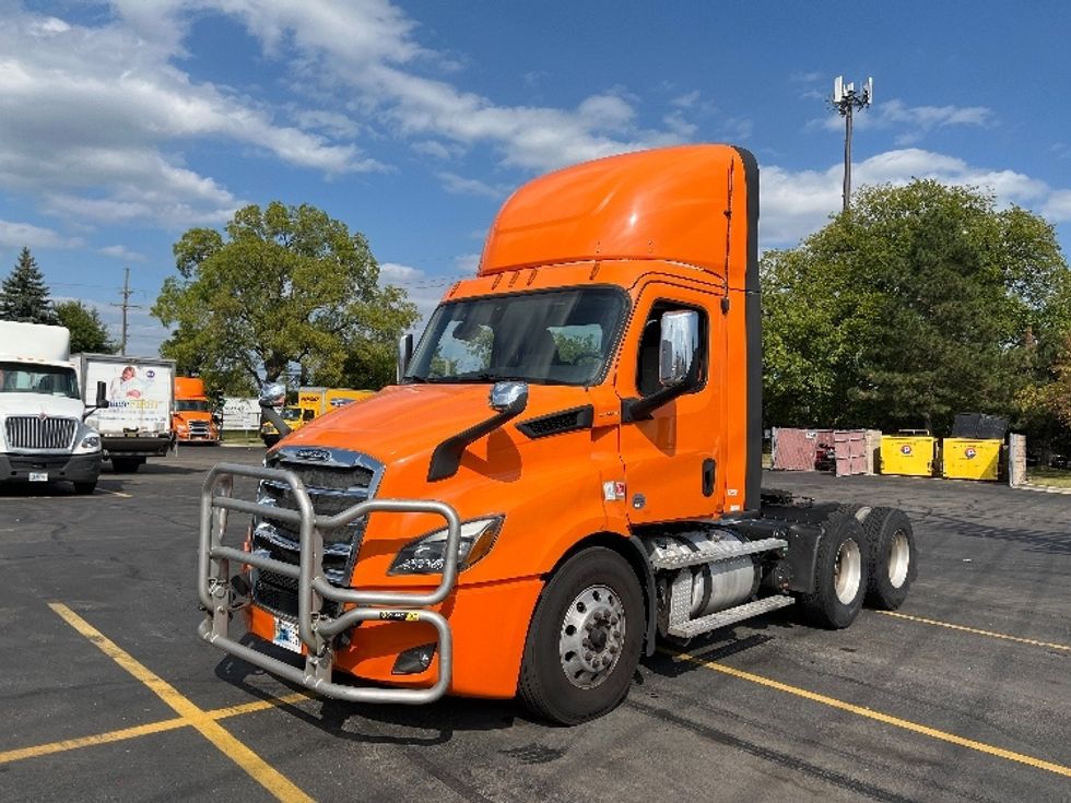 Day Cab Tractor-Heavy Duty Tractors-Freightliner-2019-T11664ST-Saginaw-MI-261,479\n\t\tmiles-$ 61,250 - Image 3