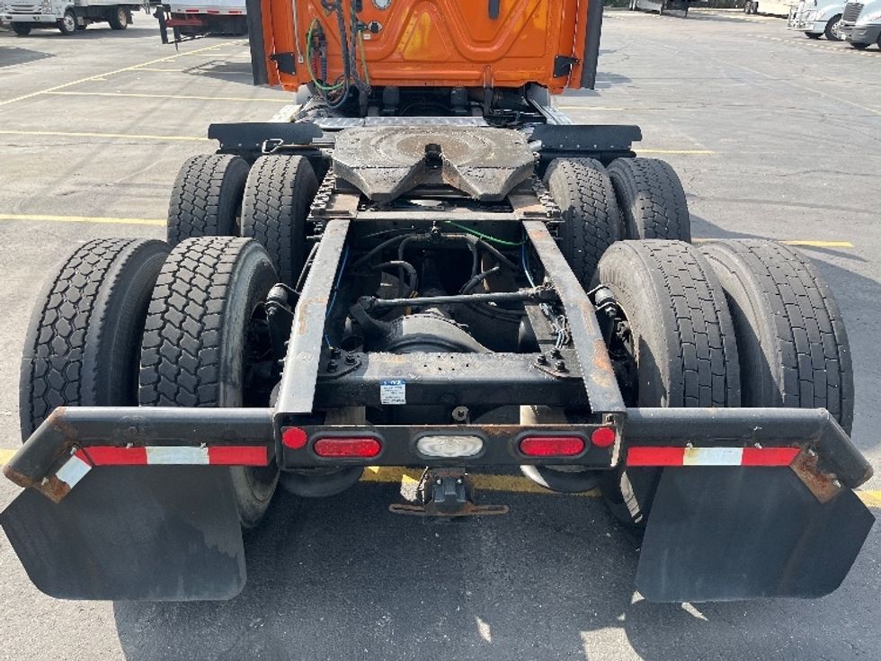 Day Cab Tractor-Heavy Duty Tractors-Freightliner-2019-T11664ST-Saginaw-MI-261,479\n\t\tmiles-$ 61,250 - Image 6