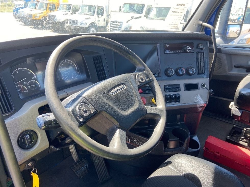 Day Cab Tractor-Heavy Duty Tractors-Freightliner-2019-T11664ST-San Antonio-TX-220,255\n\t\tmiles-$ 57,750 - Image 10