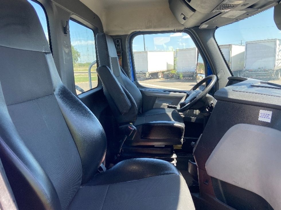 Day Cab Tractor-Heavy Duty Tractors-Freightliner-2019-T11664ST-San Antonio-TX-220,255\n\t\tmiles-$ 57,750 - Image 14