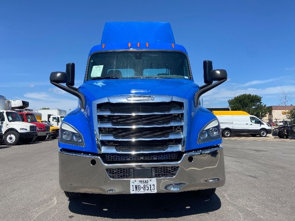 Day Cab Tractor-Heavy Duty Tractors-Freightliner-2019-T11664ST-San Antonio-TX-220,255\n\t\tmiles-$ 57,750 - Image 2