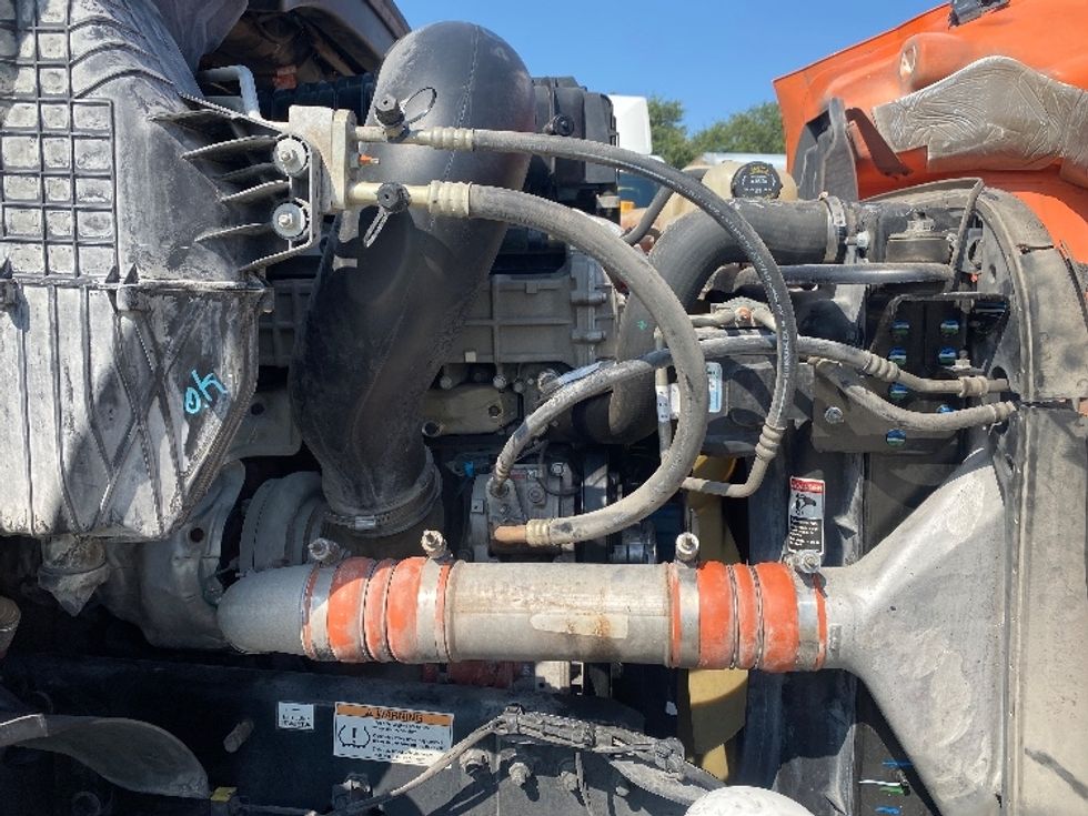 Day Cab Tractor-Heavy Duty Tractors-Freightliner-2019-T11664ST-San Antonio-TX-246,679\n\t\tmiles-$ 51,500 - Image 15