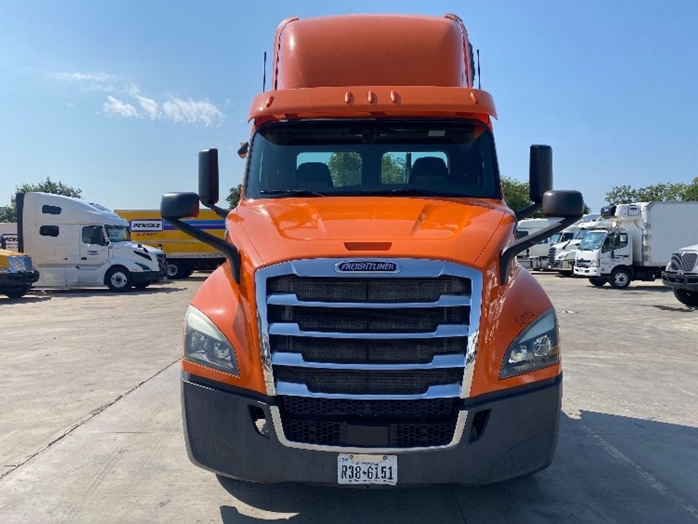 Day Cab Tractor-Heavy Duty Tractors-Freightliner-2019-T11664ST-San Antonio-TX-246,679\n\t\tmiles-$ 51,500 - Image 2